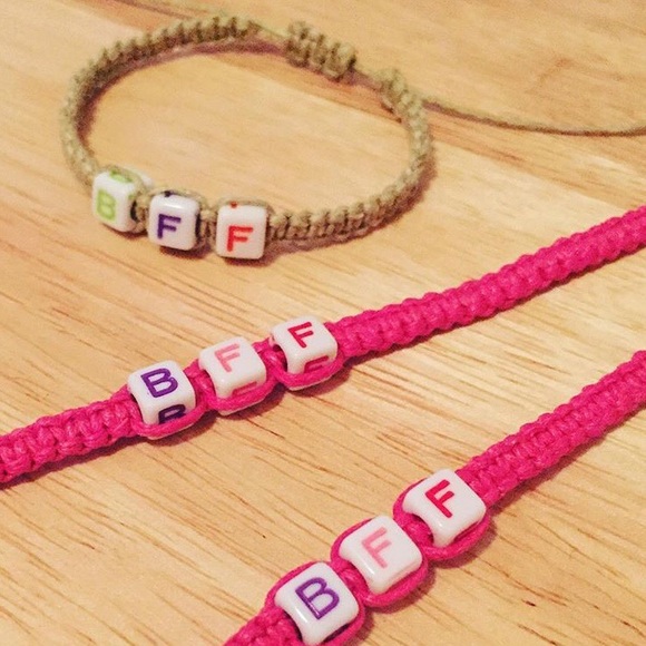 Handmade macrame kids custom bracelet - Picture 4 of 6